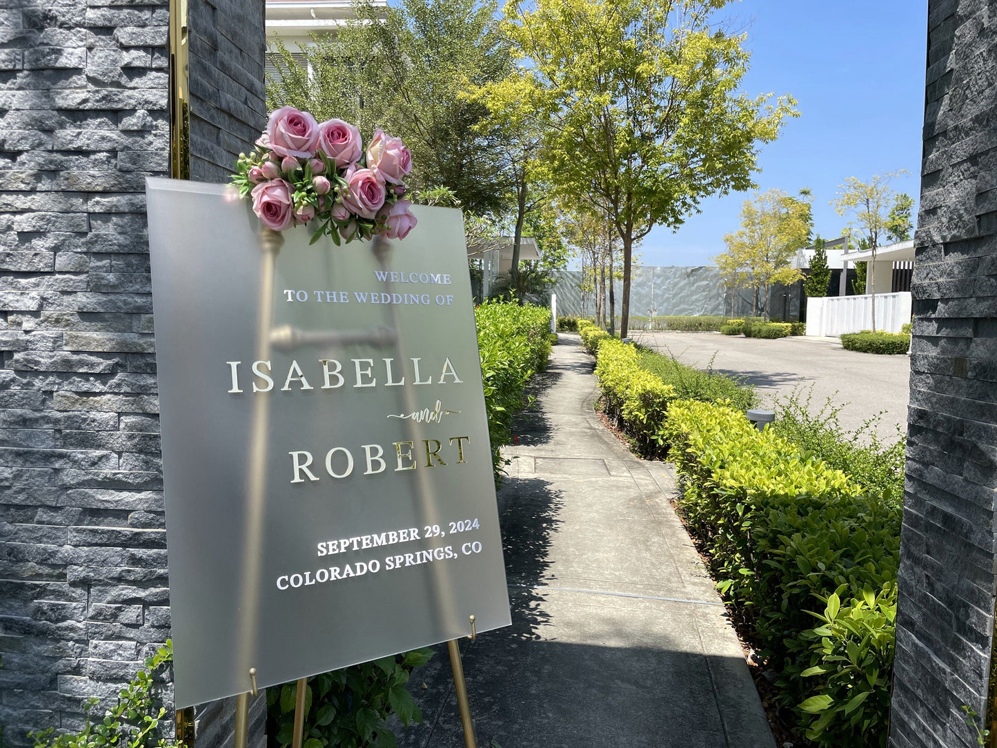 Acrylic Wedding Sign - Wedding Welcome Sign with 3D Gold Mirror Names - Modern Wedding Decor - Al Marwati Decor