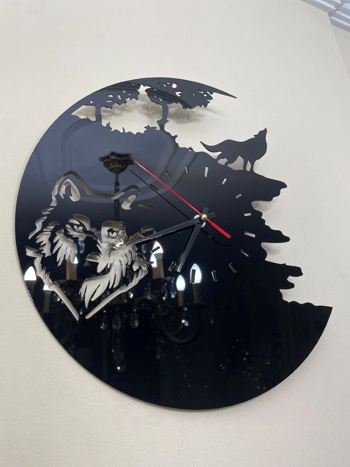 Black Wolf Acrylic-Like-Glass Wall Clock - Al Marwati Decor